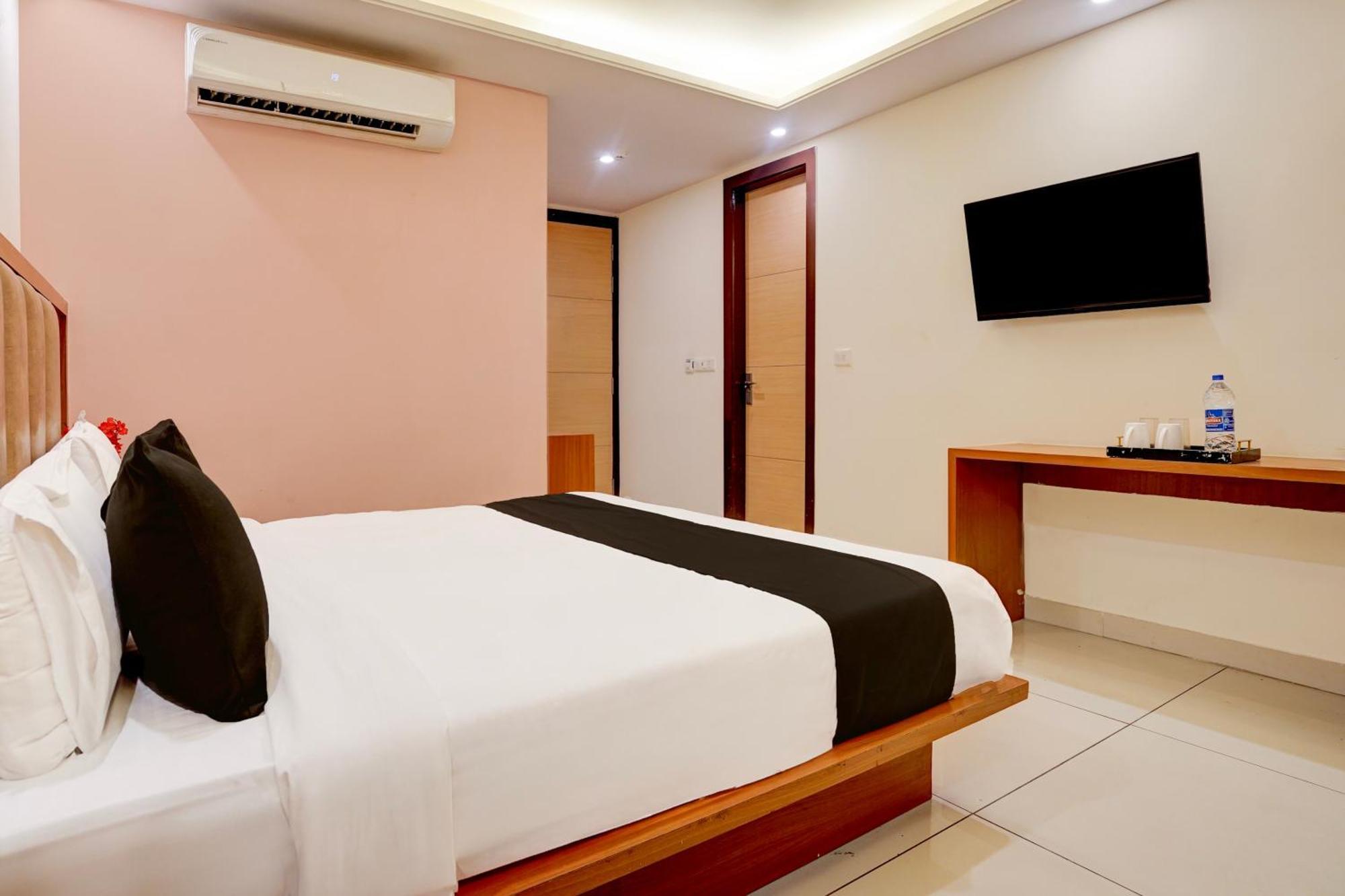 Super Townhouse Airport Road Delhi Hotel New Delhi Exterior photo